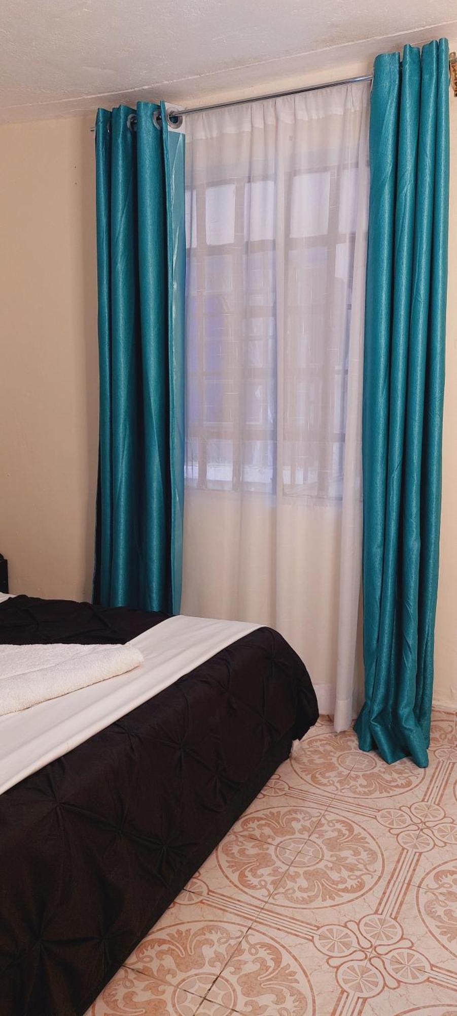 Cozy 1 Bedroom In Lakeview Apartment *